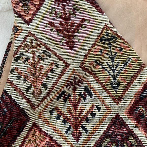 Patterned Vest - Picture 2 of 3